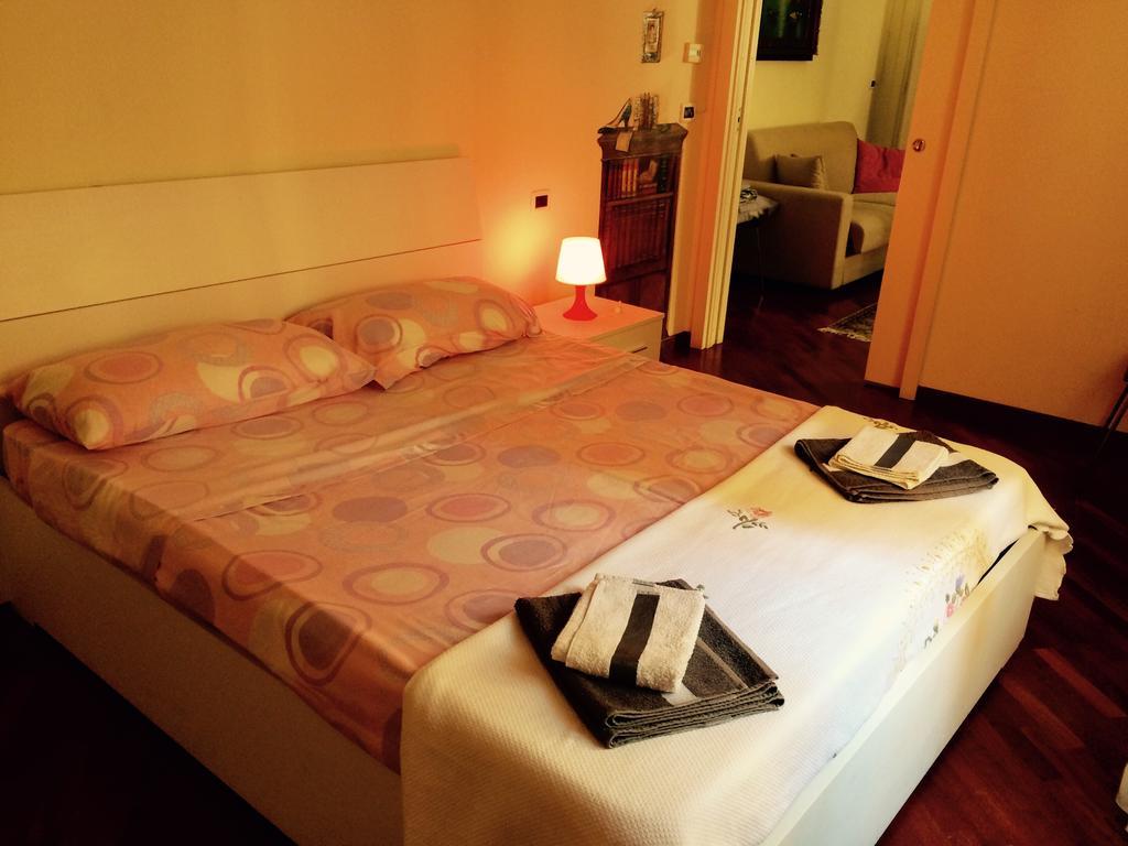 Apartament Tl Palazzo Fantuzzi Bolonia Pokój zdjęcie